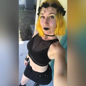 Meet your Posher, Rebecca